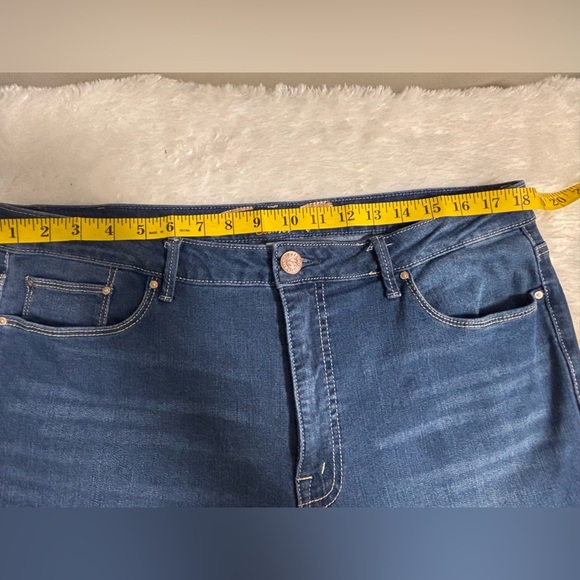 Seven7 Women's High Rise Slim Flare Jean - 16 - Picture 5 of 9